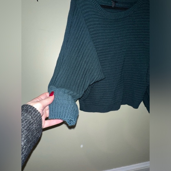 Anthropologie Moon and Madison Crew Neck Chunky Knit Loose Sleeve Size Small - Picture 3 of 8